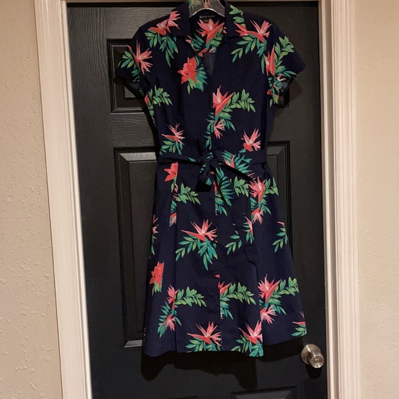 Brooks brothers dress 🌴 - Picture 2 of 4
